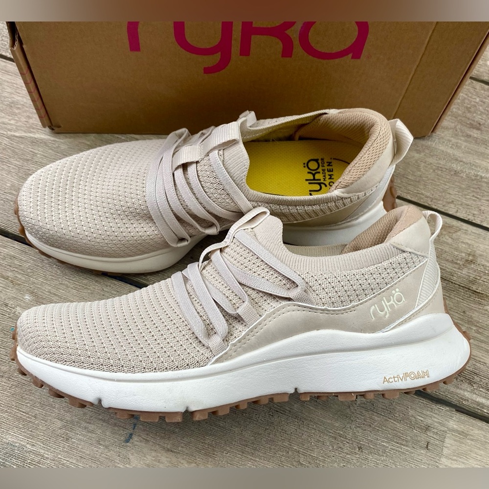 NWT Ryka WIDE Slip-on Sneakers Women 9